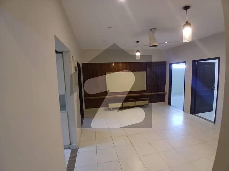 Phase 6 Bukhari Commercial 3 Bedrooms1700 Sqft Apartment Lift Parking Security 24Hours Sweet Water