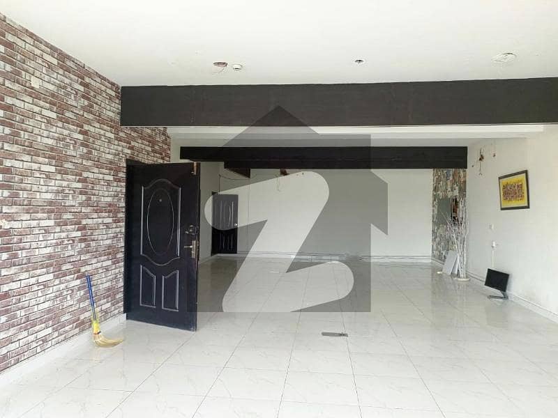 06 MARLA COMMERCIAL FLOOR WITH LIFT AVAILABLE