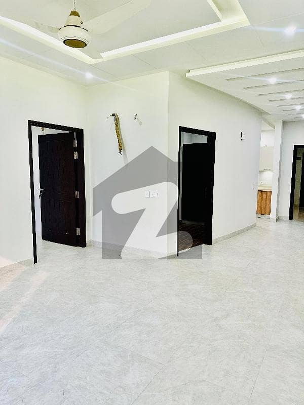 3 Bed Apartment Available For Rent