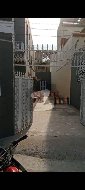 جھمرہ روڈ فیصل آباد میں 2 کنال گودام 2.5 لاکھ میں کرایہ پر دستیاب ہے۔