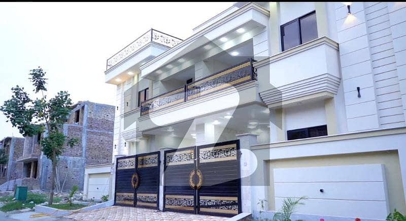 Prime Location 5 Marla House For sale In B-17