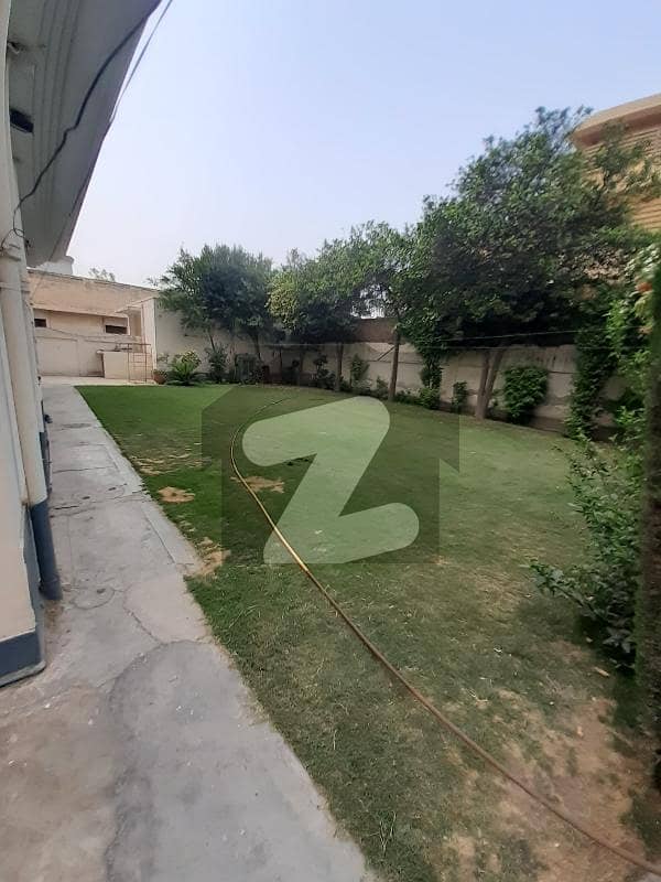 2 Kanal House Available For Sale in Phase 1 2 Kanal House Available For Sale in Phase 1