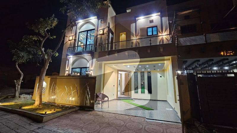 7 Marla Boulevard Designer House For Sale 7 Marla Boulevard Designer House For Sale