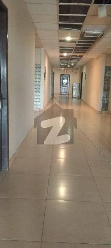 گارڈن ٹاؤن - بابر بلاک گارڈن ٹاؤن,لاہور میں 3 مرلہ Studio دفتر 85.0 ہزار میں کرایہ پر دستیاب ہے۔