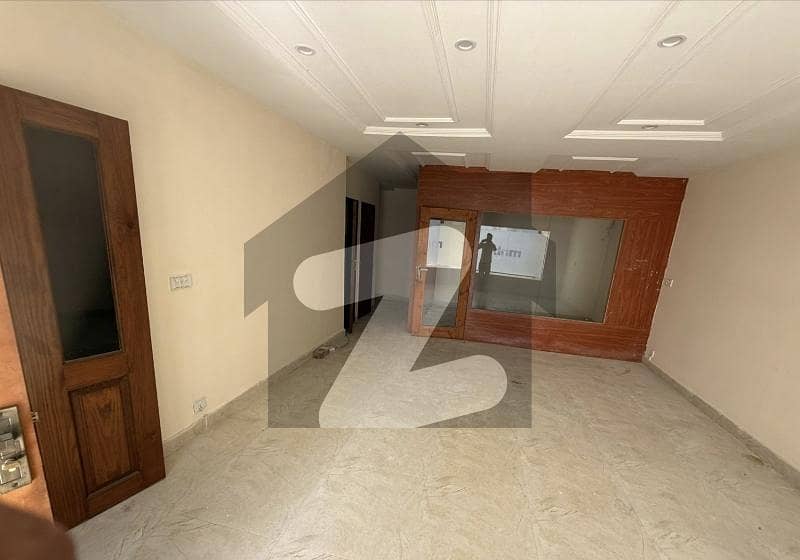 04 MARLA COMMERCIAL FLOOR WITH LIFT AVAILABLE