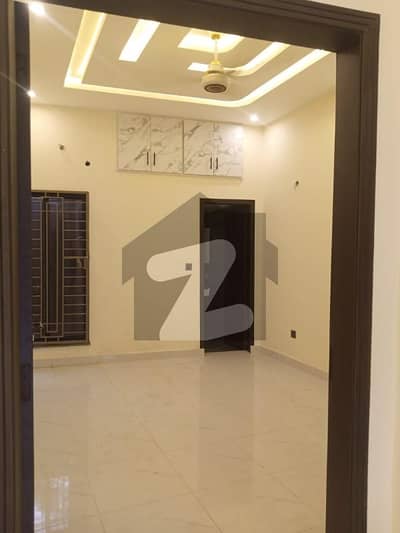 Brand New 5-Marla (Double Unit) Ultra-Modern Bungalow for Rent Elegant Material Finish, 5 Beds with Attached Baths, Perfect Blend of Classic & Contemporary Living in Khuda Bukhsh Colony (Airport Road) by Emarat Real Estate & Developers.