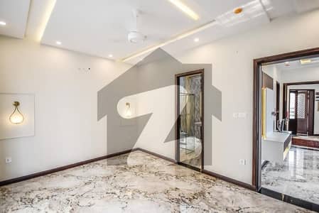 1 KANAL WELL DESIGN UPPER PORTION FOR RENT IN DHA PHASE 8 EX PARK VIEW