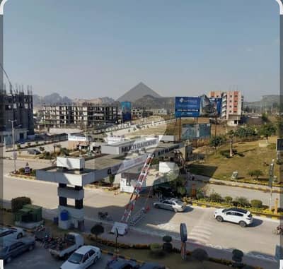 B. 17 Block E 30x60 Plot On Ideal Location For Sale