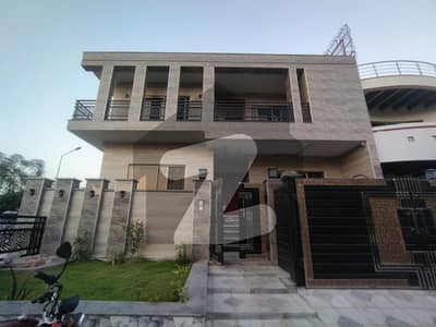 جی ۔ 13/4 جی ۔ 13,اسلام آباد میں 8 کمروں کا 11 مرلہ مکان 3.5 لاکھ میں کرایہ پر دستیاب ہے۔