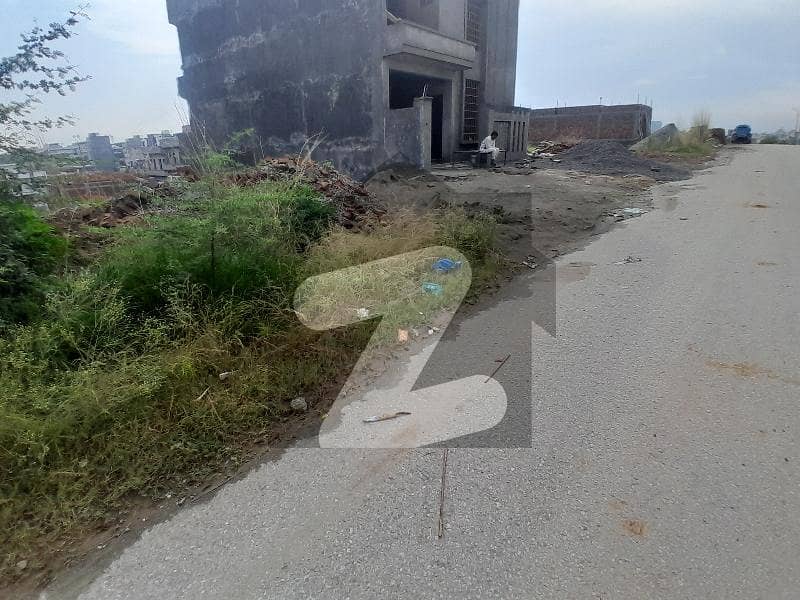 جناح گارڈنز ایف ای سی ایچ ایس,اسلام آباد میں 8 مرلہ رہائشی پلاٹ 1.22 کروڑ میں برائے فروخت۔