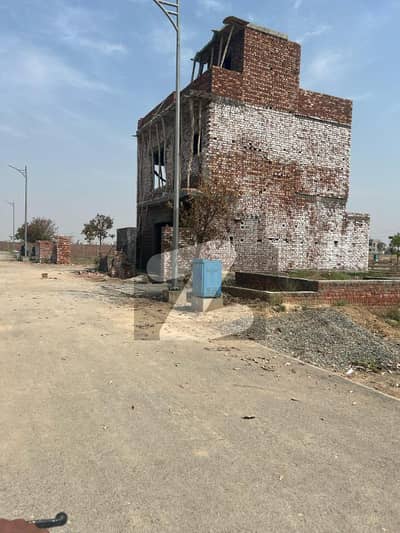 3 MARLA ON GROUND PLOT READY TO CONSTRUCTION WITH ALL DUES CLEAR AVAILABLE FOR SALE IN NEW LAHORE CITY PHASE 4