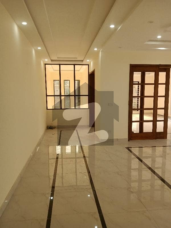 1 Kanal Beautiful House Available For Family
