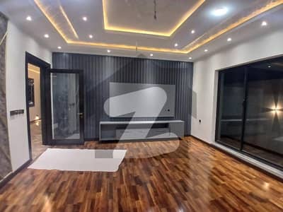 عبداللہ گارڈنز ایسٹ کینال روڈ,کینال روڈ,فیصل آباد میں 5 کمروں کا 1 کنال مکان 16.5 کروڑ میں برائے فروخت۔ عبداللہ گارڈنز ایسٹ کینال روڈ,کینال روڈ,فیصل آباد میں 5 کمروں کا 1 کنال مکان 16.5 کروڑ میں برائے فروخت۔