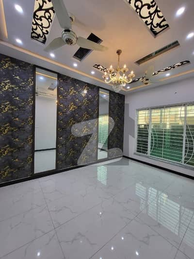 ایڈن ویلی فیصل آباد میں 5 کمروں کا 7 مرلہ مکان 3.9 کروڑ میں برائے فروخت۔