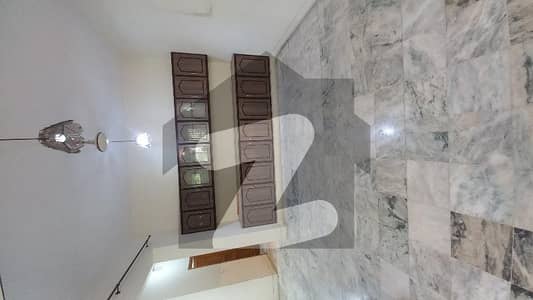 G11, 40/80 house for sale on wide road top location