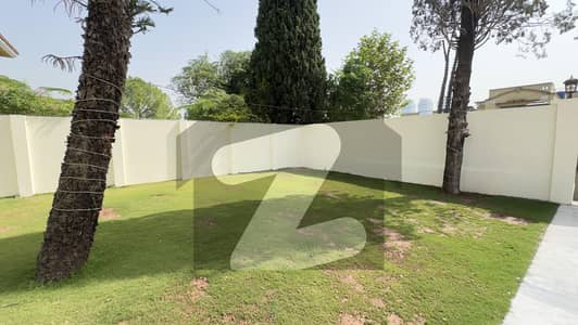 6 Bedrooms Double Storey House Available For Rent