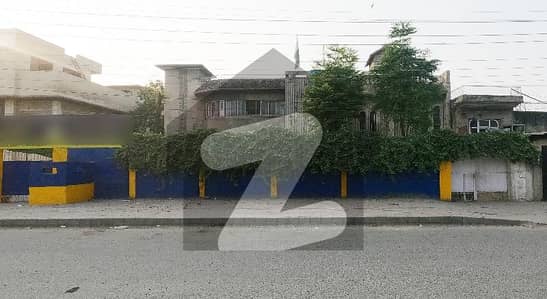 Spacious Prime Location 44 Marla Building Available For sale In Ravi Road