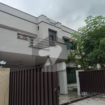 10 MARLA 3 BEDROOM HOUSE AVAILABLE FOR RENT