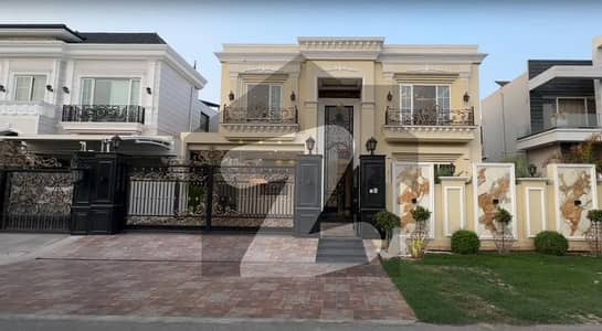 ڈی ایچ اے فیز 5 ڈیفنس (ڈی ایچ اے),لاہور میں 5 کمروں کا 1 کنال مکان 8.75 کروڑ میں برائے فروخت۔