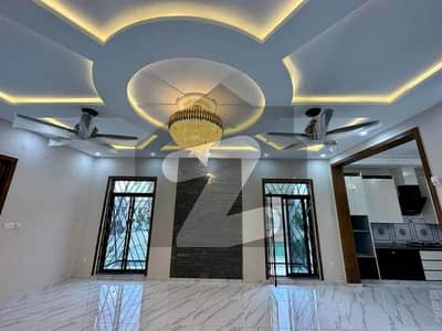 1 Kanal Brand New Luxury Upper Portion For Rent