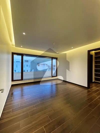 ڈیفینس رایا ڈی ایچ اے ڈیفینس,لاہور میں 5 کمروں کا 1 کنال مکان 4.6 لاکھ میں کرایہ پر دستیاب ہے۔