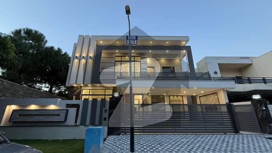 ڈی ایچ اے ڈیفینس فیز 2 ڈی ایچ اے ڈیفینس,اسلام آباد میں 7 کمروں کا 1 کنال مکان 12.2 کروڑ میں برائے فروخت۔