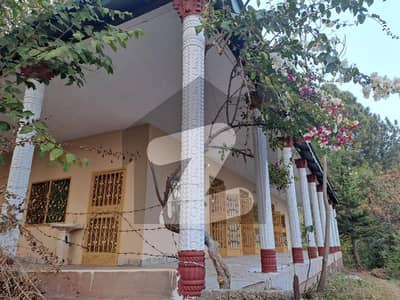 پھگواری مری میں 3 کمروں کا 2 کنال فارم ہاؤس 1.15 کروڑ میں برائے فروخت۔