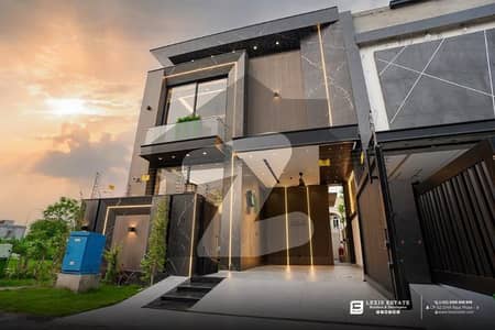 5 MARLA BRAND NEW STYLISH MODERN HOUSE SALE NEAR TO PARK