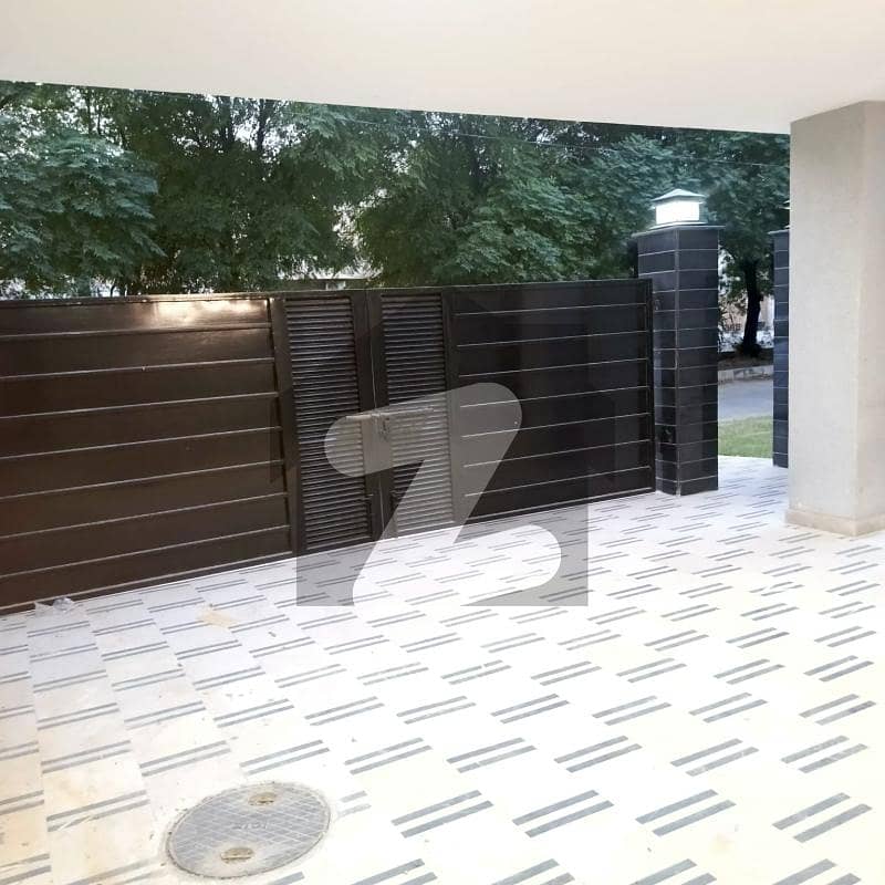 عسکری 11 عسکری,لاہور میں 3 کمروں کا 10 مرلہ مکان 4.5 کروڑ میں برائے فروخت۔ عسکری 11 عسکری,لاہور میں 3 کمروں کا 10 مرلہ مکان 4.5 کروڑ میں برائے فروخت۔