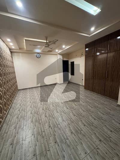 Ideal 800 Square Feet Office for Rent at Susan Road