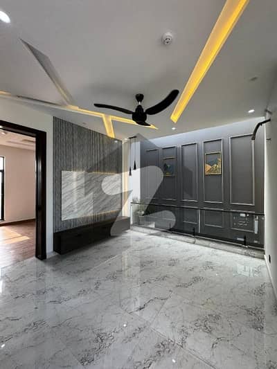 7 Marla Brand New House For Rent