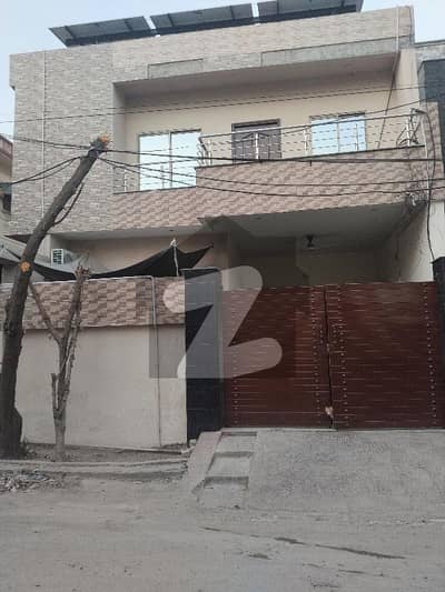 شادمان کالونی فیصل آباد میں 4 کمروں کا 7 مرلہ مکان 2.45 کروڑ میں برائے فروخت۔