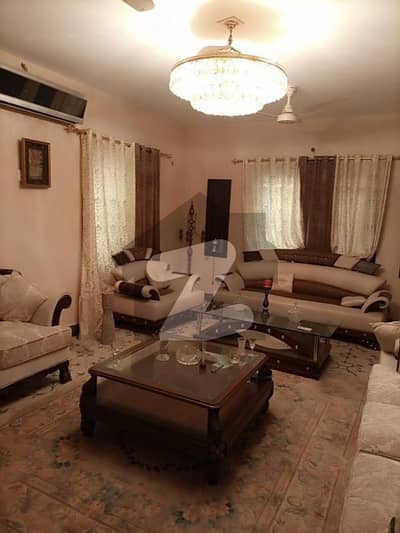 Bungalow Khyabane Tariq Prime Location 6 Bedrooms Optional 2 Unit