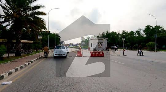 2 Kanal Corner Plot Situated On Main Boulevard Available For Sale
