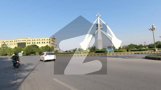 بحریہ انٹلیکچول ویلج بحریہ ٹاؤن راولپنڈی,راولپنڈی میں 1 کنال رہائشی پلاٹ 4.95 کروڑ میں برائے فروخت۔