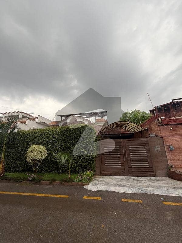 Well mentioned SOUTH facing Luxurious HOUSE available for Sale Well mentioned SOUTH facing Luxurious HOUSE available for Sale