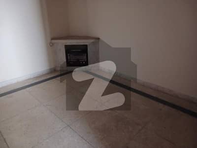 جی ۔ 6 اسلام آباد میں 3 کمروں کا 11 مرلہ زیریں پورشن 1.5 لاکھ میں کرایہ پر دستیاب ہے۔