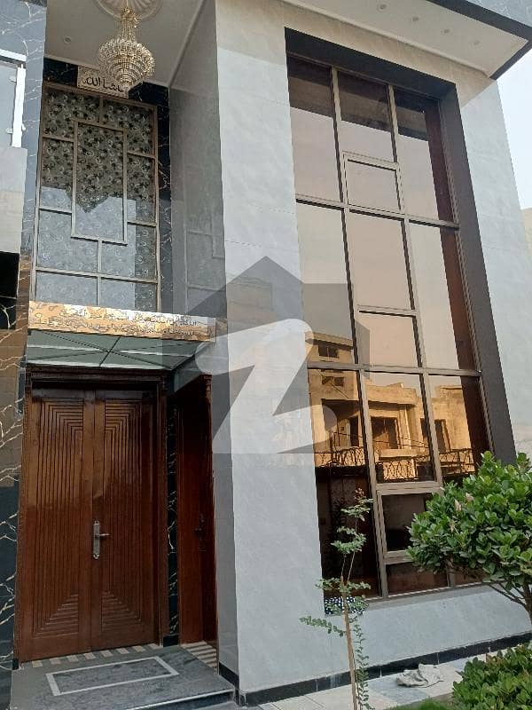 رینج روڈ راولپنڈی میں 6 کمروں کا 10 مرلہ مکان 5.4 کروڑ میں برائے فروخت۔ رینج روڈ راولپنڈی میں 6 کمروں کا 10 مرلہ مکان 5.4 کروڑ میں برائے فروخت۔