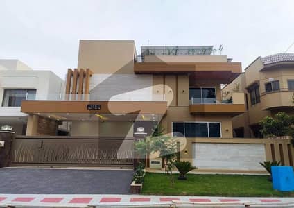 ڈی ایچ اے فیز 2 - سیکٹر جی ڈی ایچ اے ڈیفینس فیز 2,ڈی ایچ اے ڈیفینس,اسلام آباد میں 6 کمروں کا 1 کنال مکان 11.25 کروڑ میں برائے فروخت۔