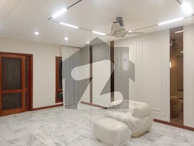ڈی ایچ اے فیز 6 ڈی ایچ اے ڈیفینس,کراچی میں 6 کمروں کا 2 کنال مکان 45.0 کروڑ میں برائے فروخت۔