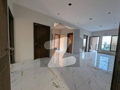 Brand New 4 Bed DD Apartment