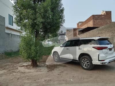 رائل پام سٹی ساہیوال ساہیوال میں 10 مرلہ رہائشی پلاٹ 2.0 کروڑ میں برائے فروخت۔
