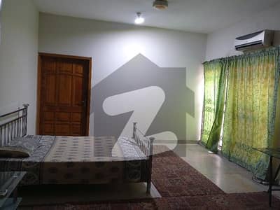 ڈی ایچ اے فیز 2 ڈیفنس (ڈی ایچ اے),لاہور میں 1 کمرے کا 1 کنال کمرہ 40.0 ہزار میں کرایہ پر دستیاب ہے۔