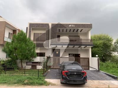ڈی ۔ 12 اسلام آباد میں 6 کمروں کا 10 مرلہ مکان 3.2 لاکھ میں کرایہ پر دستیاب ہے۔