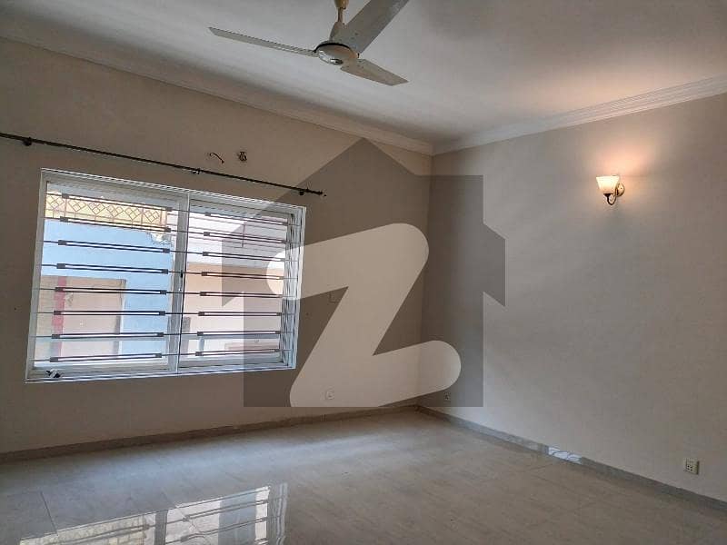 Beautiful Upper Portion Available For Rent In G13