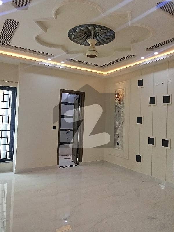 1 kanal upper portion for Rent