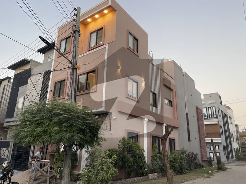 پاک عرب ہاؤسنگ سوسائٹی لاہور میں 3 کمروں کا 3 مرلہ مکان 1.3 کروڑ میں برائے فروخت۔