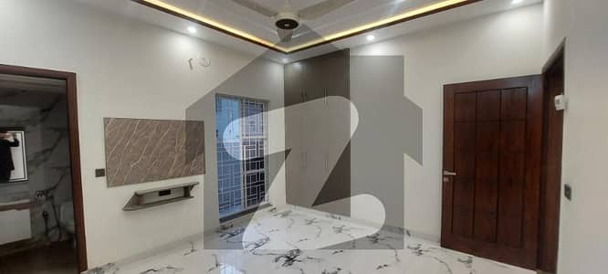 10 MARLA BEAUTIFUL UPPER PORTION WITH GAS FOR RENT IN JASMINE BLOCK BAHRIA TOWN LAHORE
