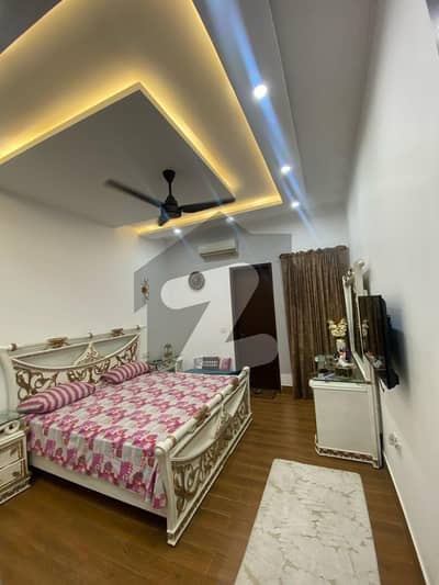 Phase 7 extension   100 square yards   Street 4 B   Just like new  Planing 1+2   Prime location   West open