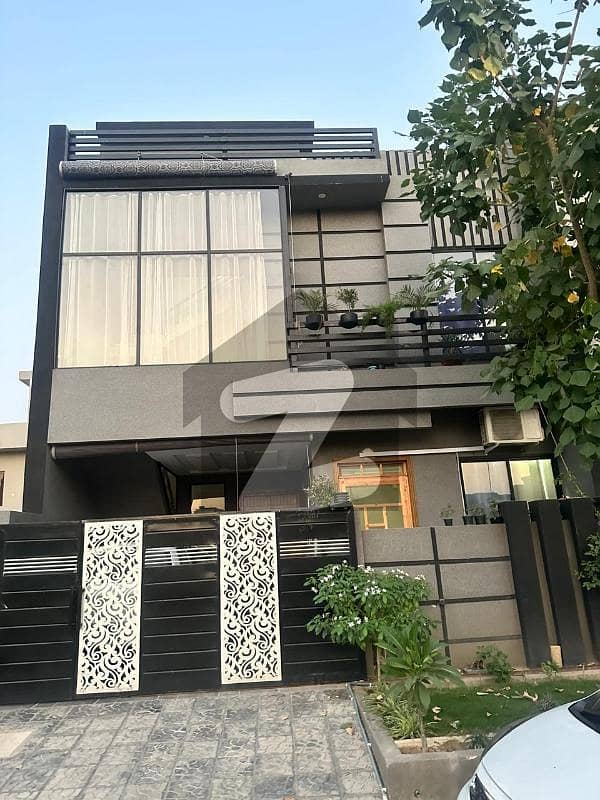 FMC 5 Marla House For Sale